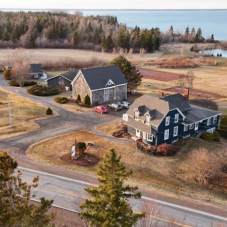 Amherst Shore Country Inn Lorneville Exterior photo