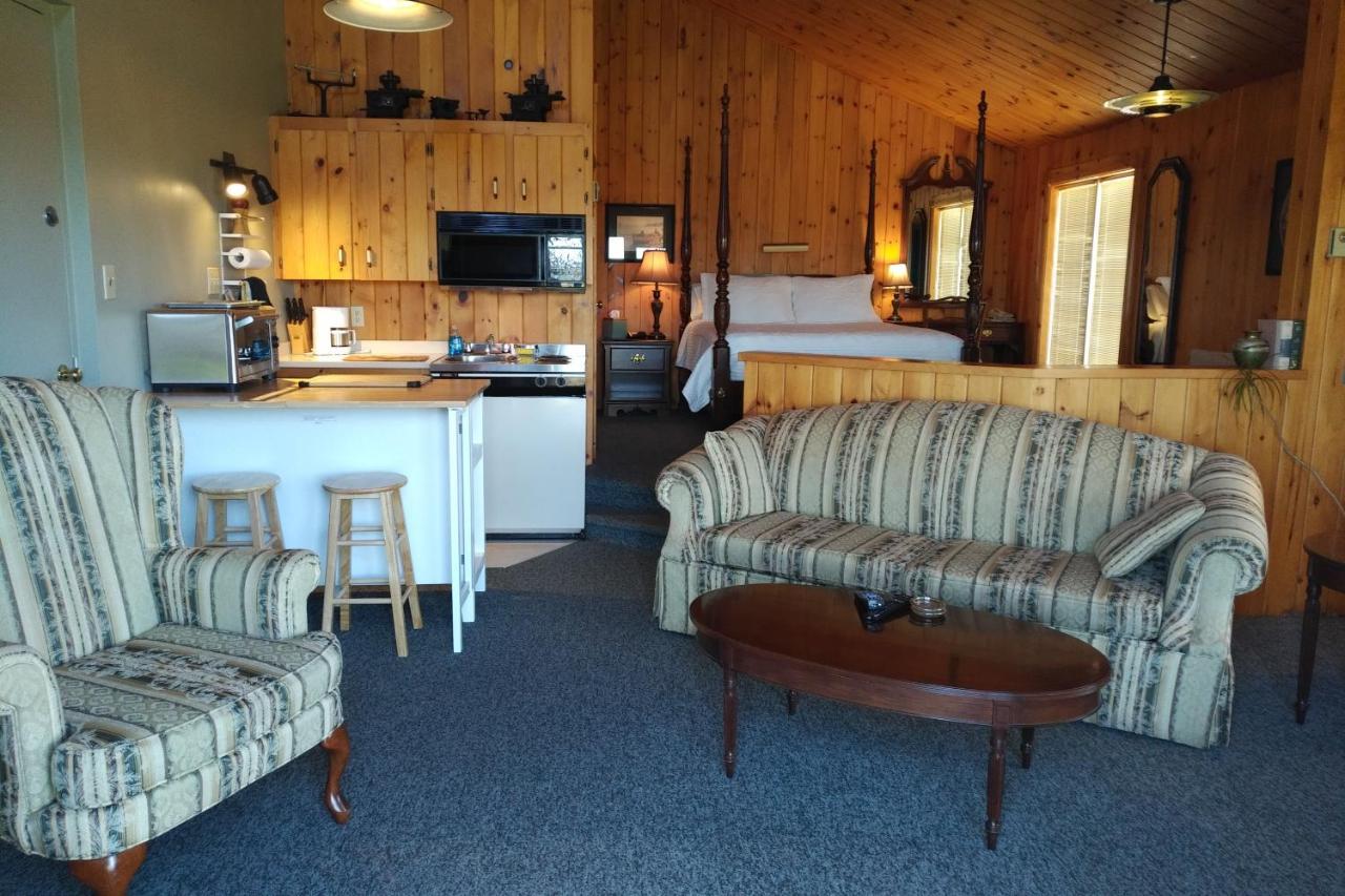 Amherst Shore Country Inn Lorneville Exterior photo