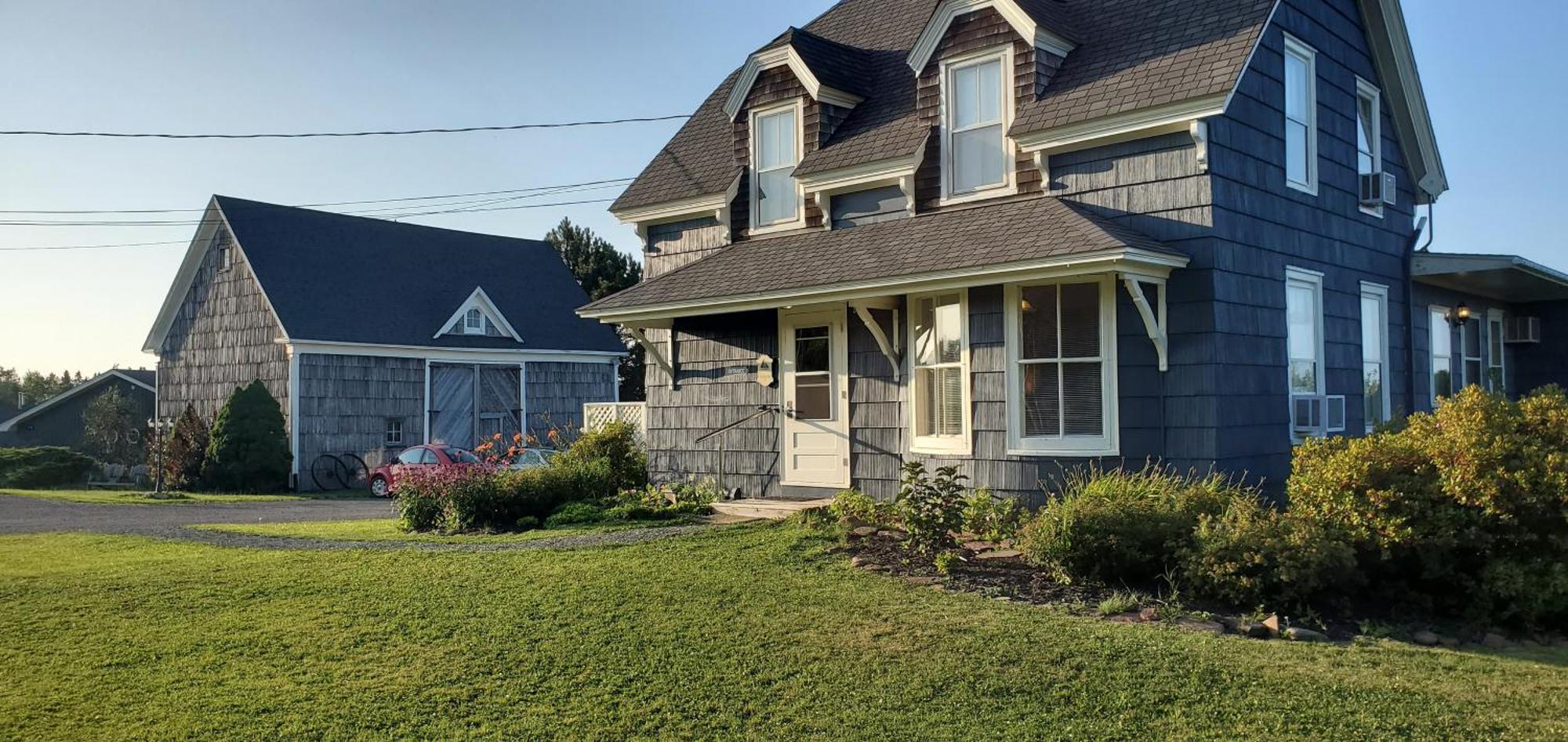 Amherst Shore Country Inn Lorneville Exterior photo